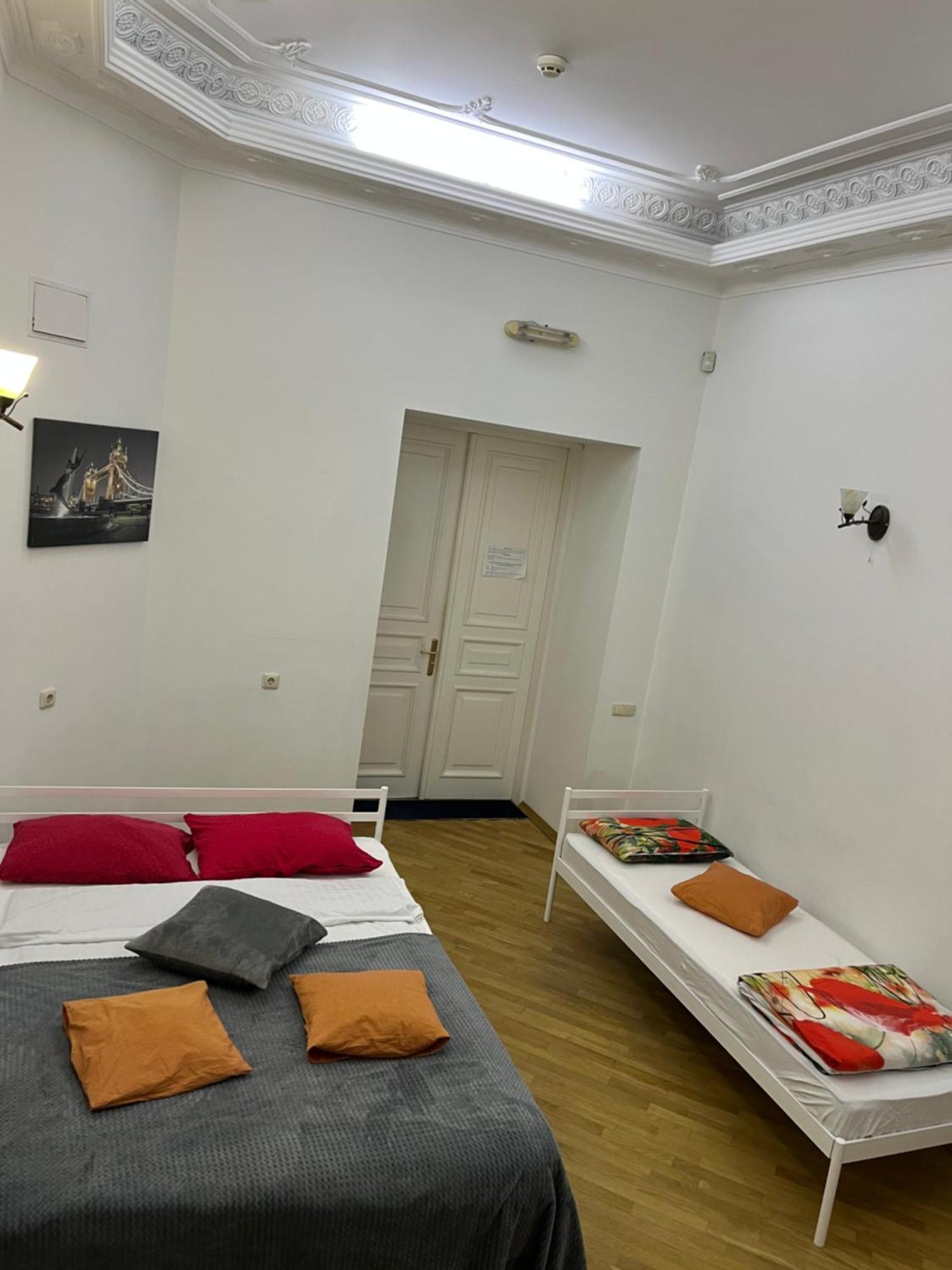 Центрум Апартаментс Lviv Exterior photo